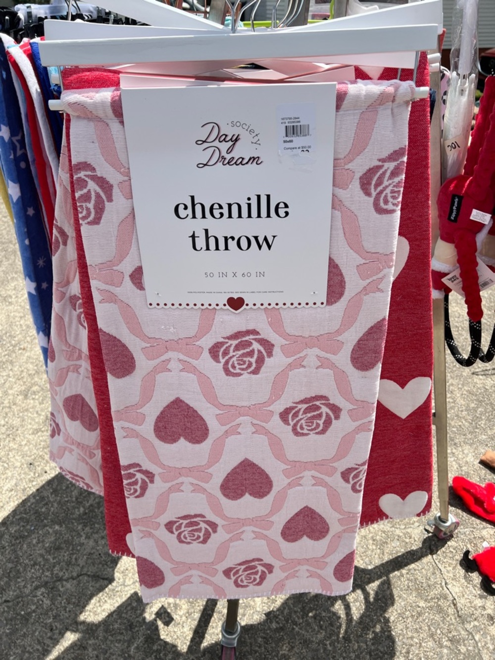 Day Dream Chenille Throw - Pink & Rose Pattern